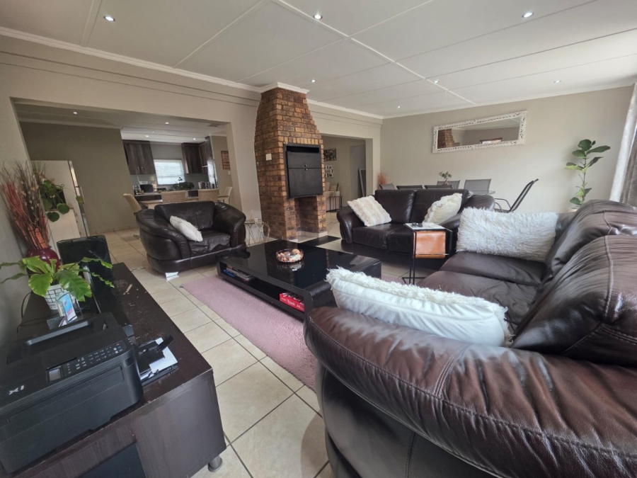 3 Bedroom Property for Sale in Carters Glen Northern Cape